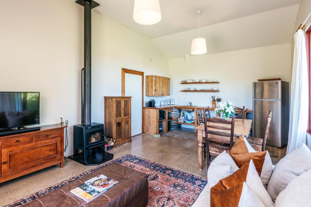 The Vineyard Cottage - Stay Waiheke Onetangi Bagian luar foto